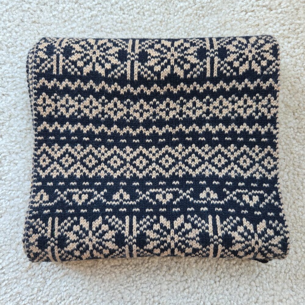 NWOT Wool Fair Isle Snowflake Scarf Black & Tan